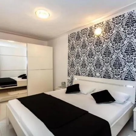 Family Sara - Two Bedroom Intimo 53050 شقة *