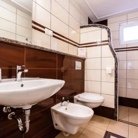 Family Sara - Two Bedroom Intimo 53050 شقة مالينسكا